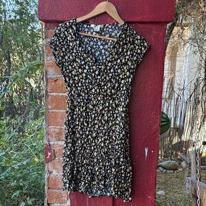 Passport Black and Yellow Floral Pattern